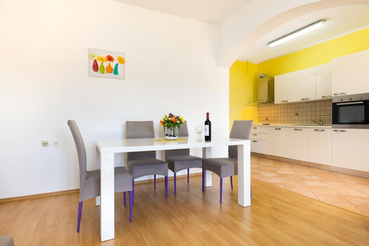 Apartments Villa Maja Rogoznica  Ngoại thất bức ảnh