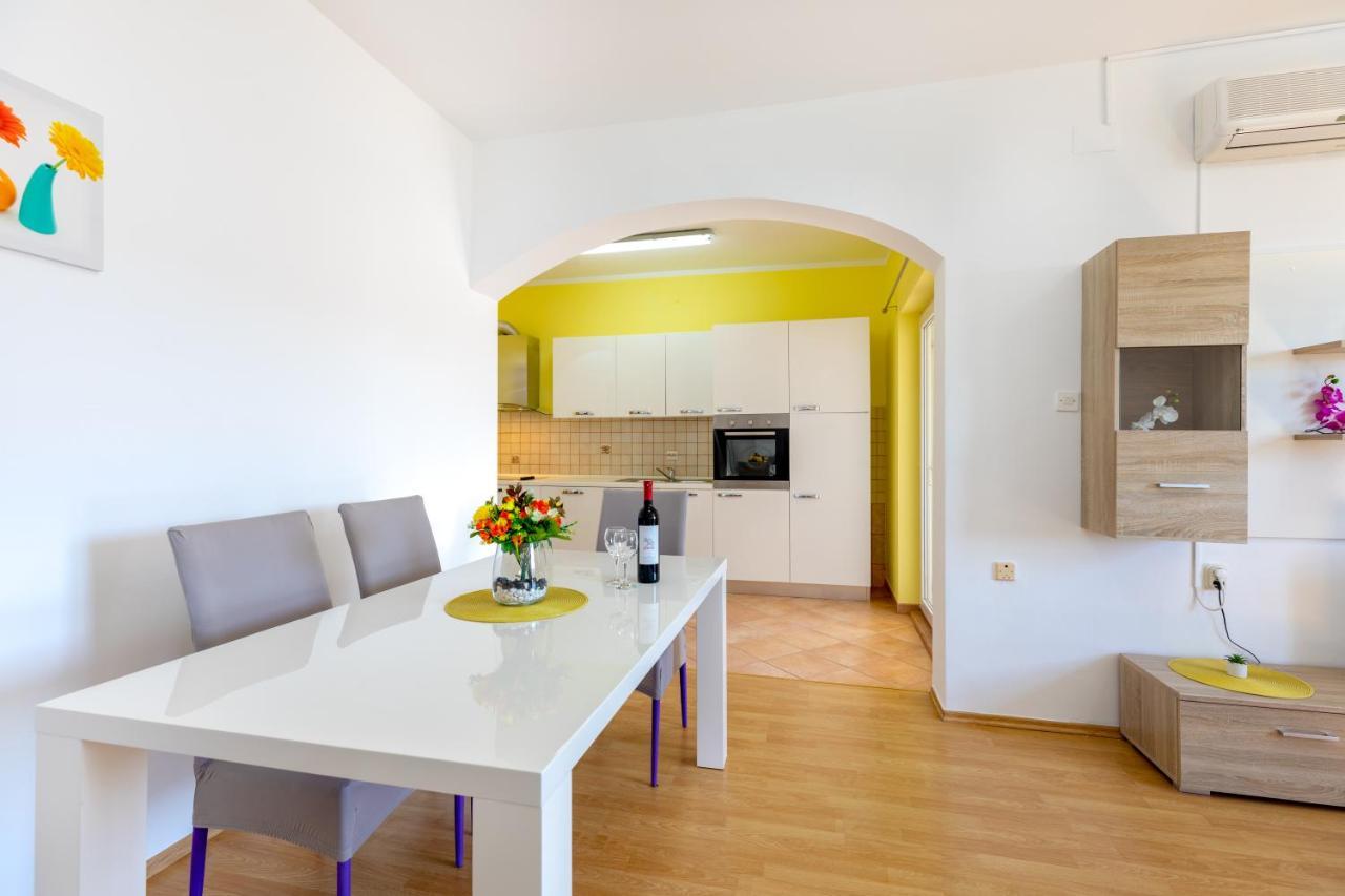 Apartments Villa Maja Rogoznica  Ngoại thất bức ảnh