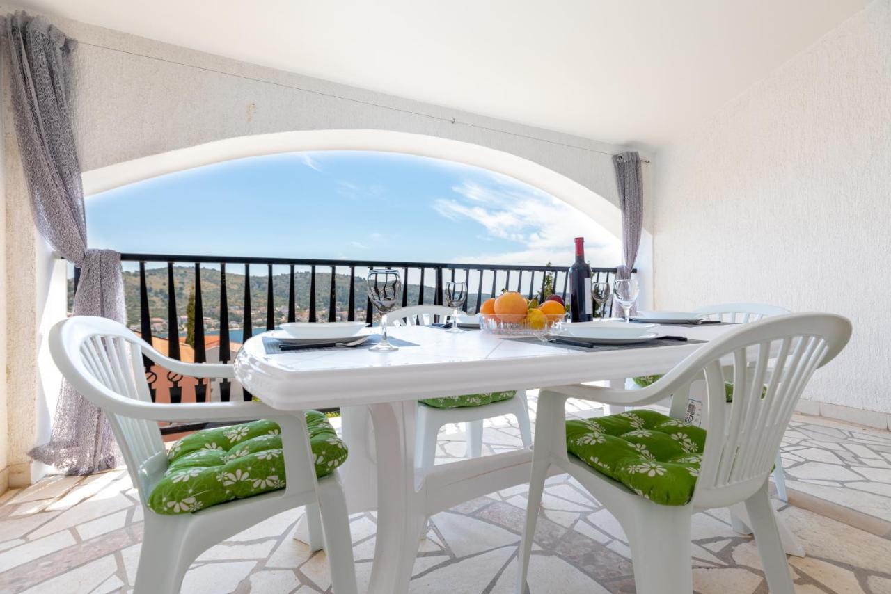Apartments Villa Maja Rogoznica  Ngoại thất bức ảnh