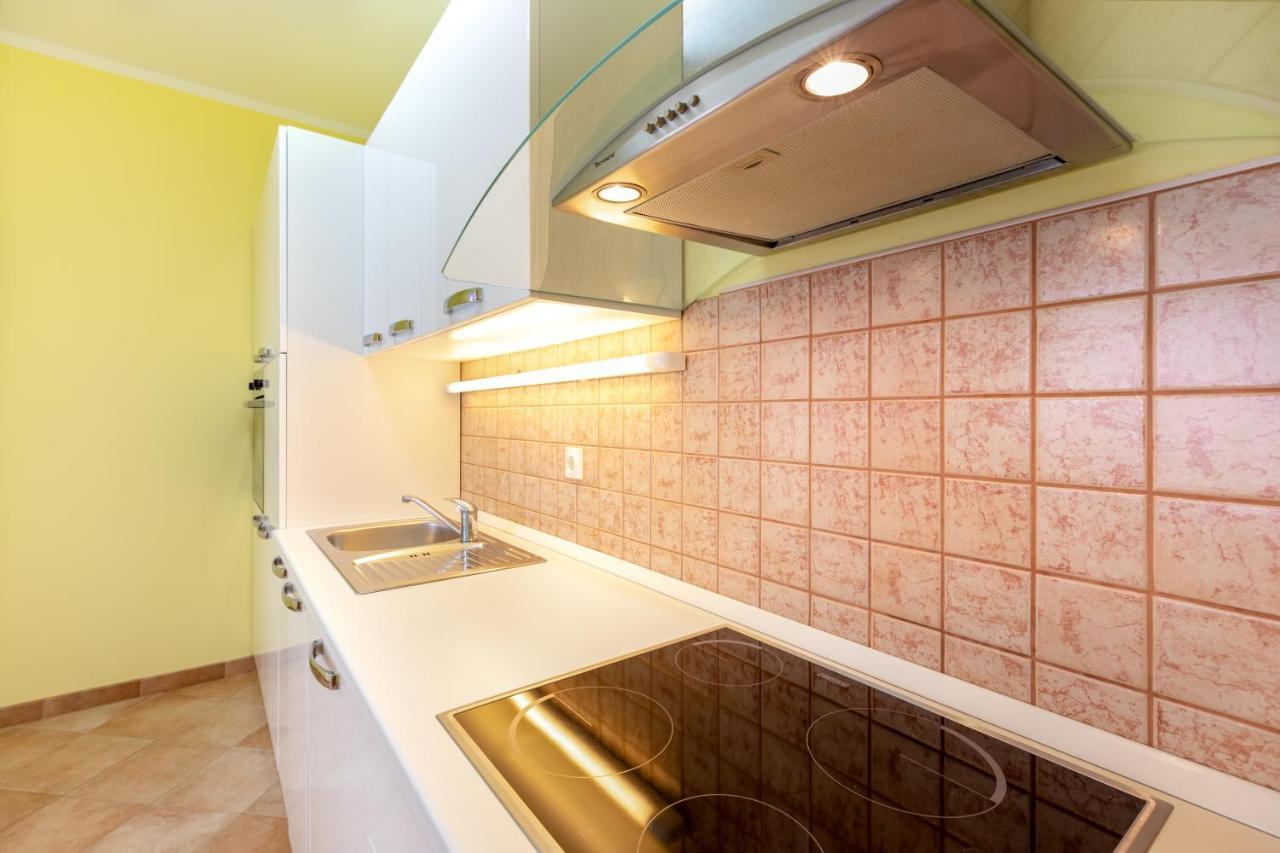 Apartments Villa Maja Rogoznica  Ngoại thất bức ảnh