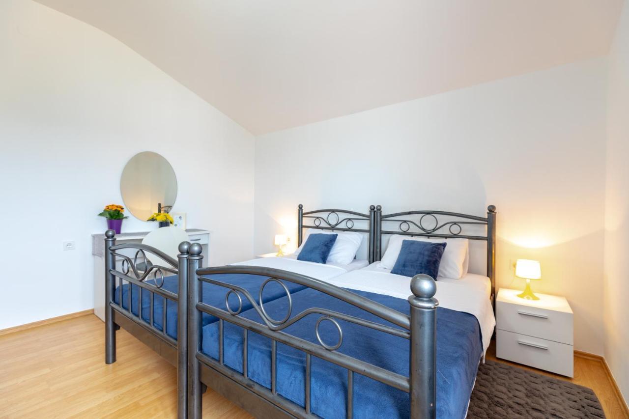 Apartments Villa Maja Rogoznica  Ngoại thất bức ảnh
