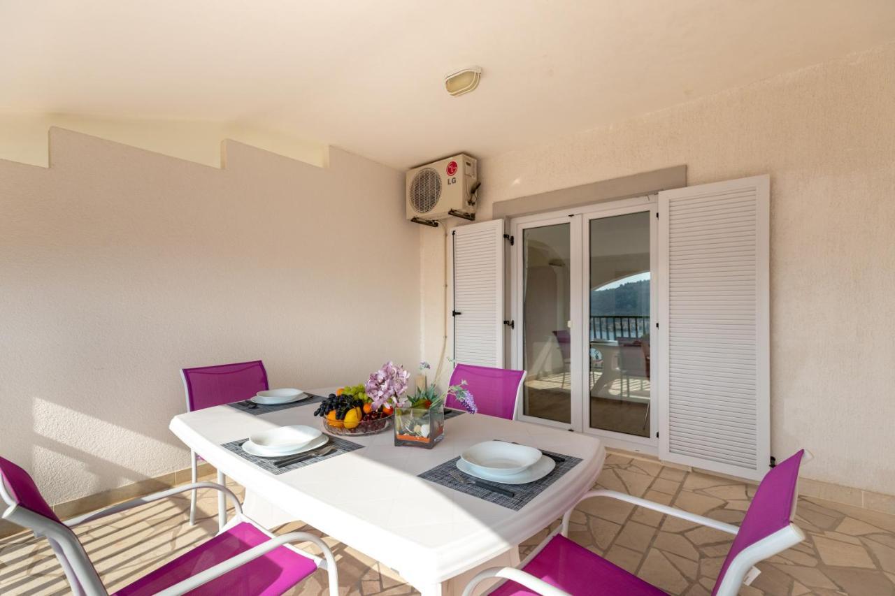 Apartments Villa Maja Rogoznica  Ngoại thất bức ảnh