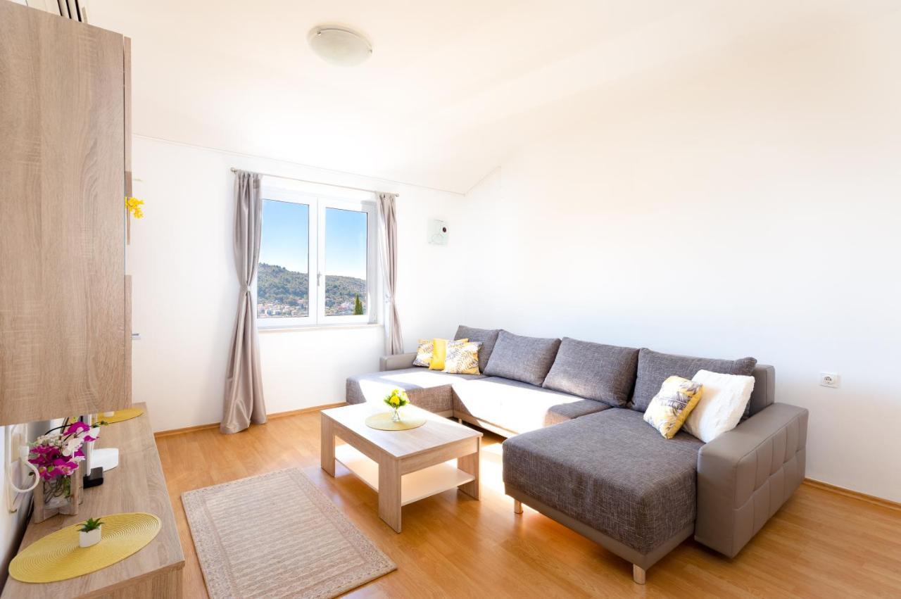 Apartments Villa Maja Rogoznica  Ngoại thất bức ảnh
