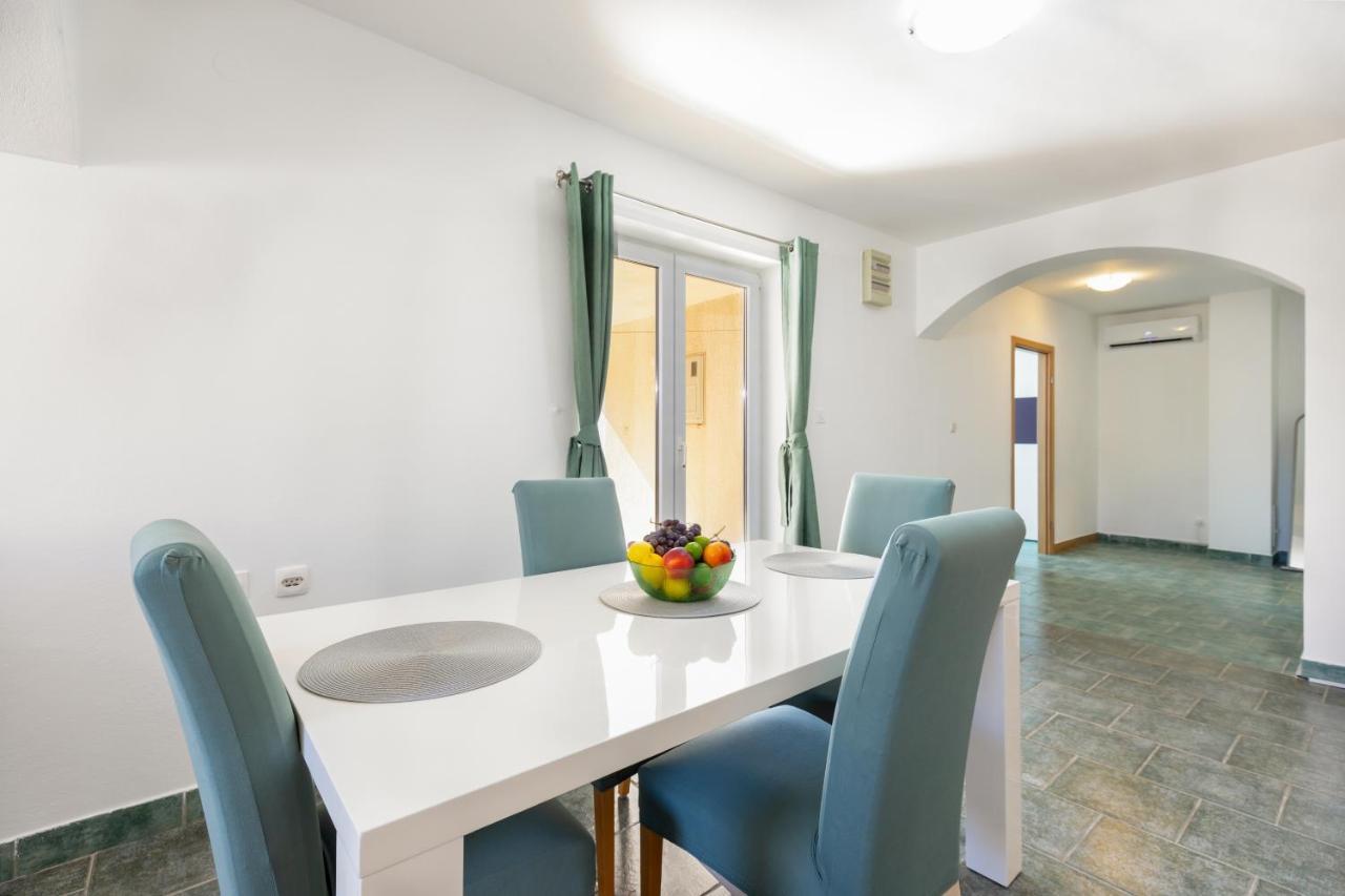 Apartments Villa Maja Rogoznica  Ngoại thất bức ảnh