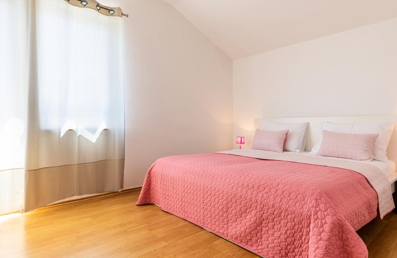 Apartments Villa Maja Rogoznica  Ngoại thất bức ảnh